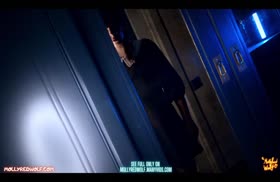 Неформальная бабенка снимает фетиш секс