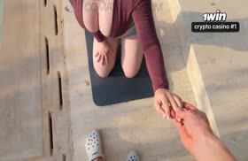 Не смог устоять перед сисястой фитоняшкой
